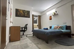 Royal Abode 2BHK Couple Friendly JalMahal MI Road, Jaipur