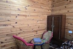 Aakarsh Homestay | Pahadi Food Hub, Kufri