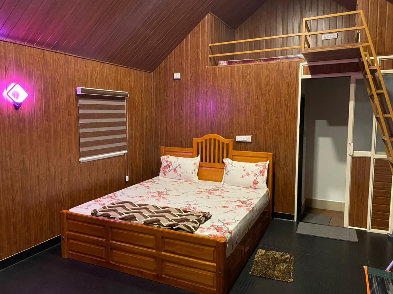 Glamping Tree House & Cottages - Tap to explore photos