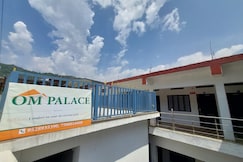 Om Palace, Guptkashi