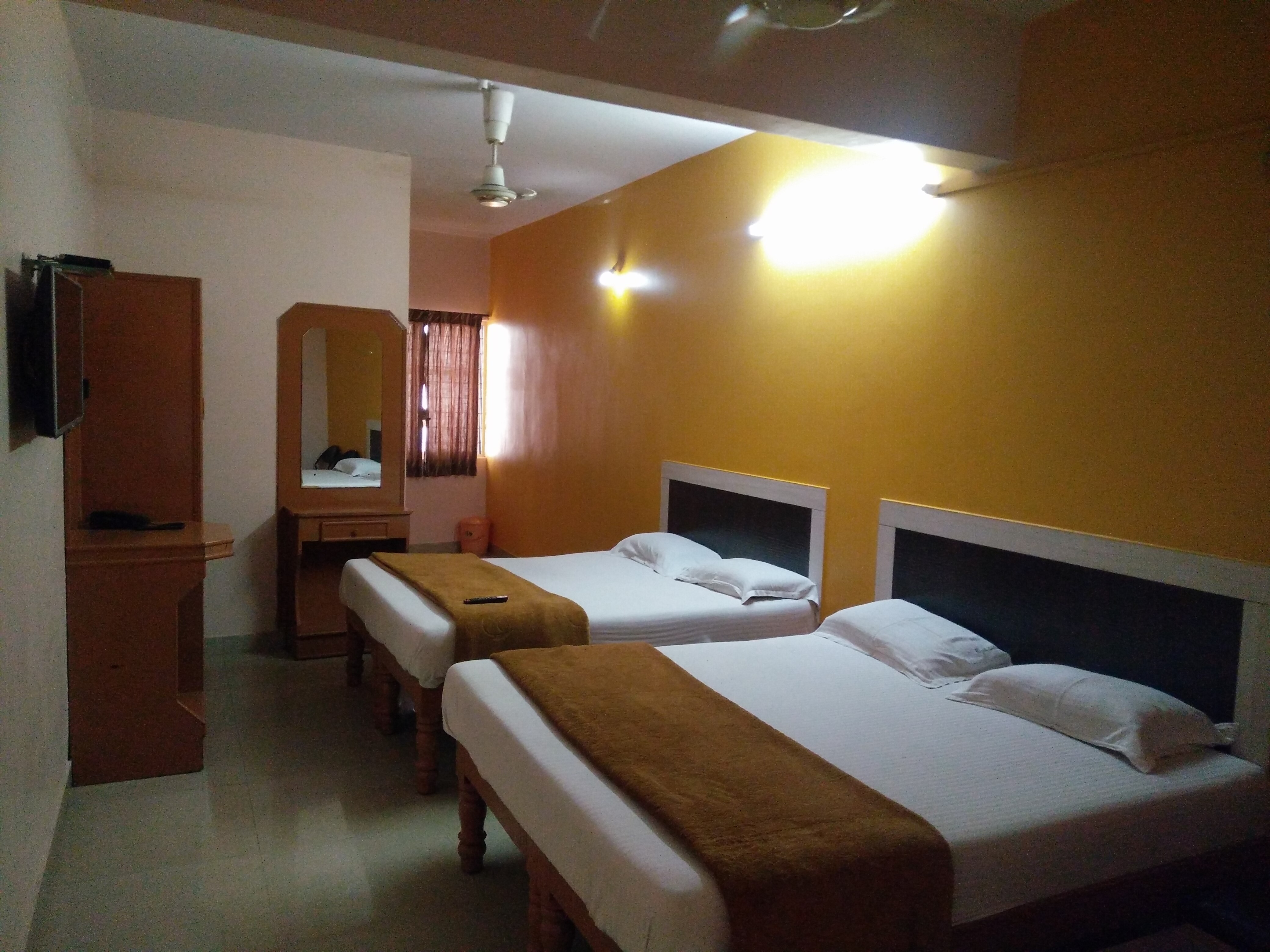 The Royal Comfort Yeshwantpur Bengaluru Inr 169 Off 7 5 0