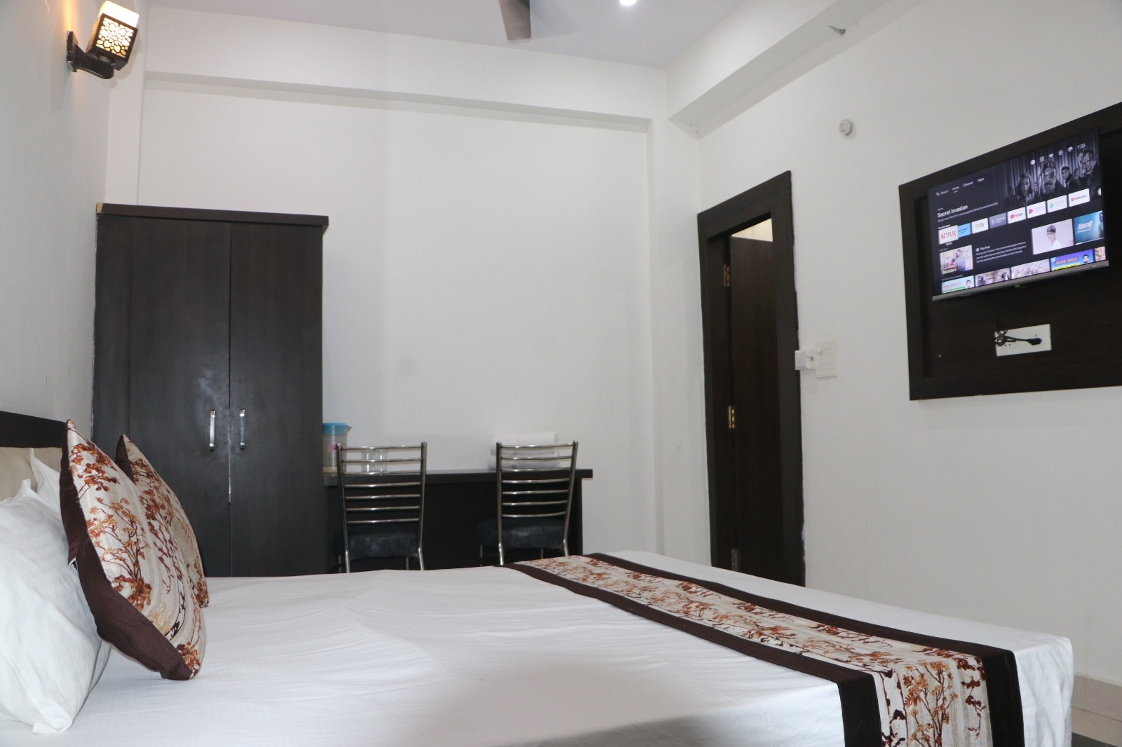 Hotel Kamla Palace - Tap to explore photos