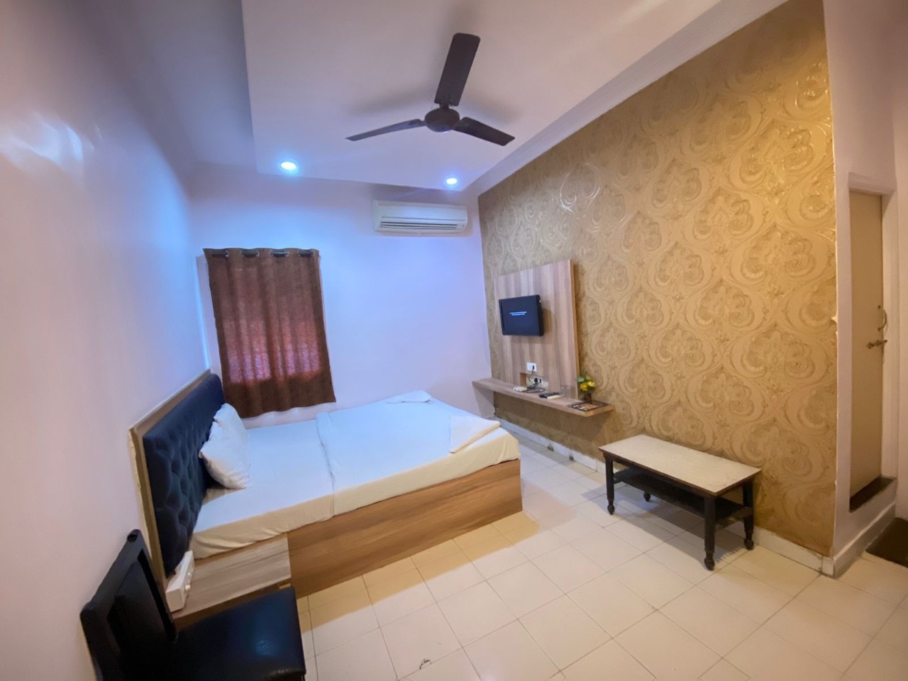 SwagStay Hotel Avadh, Nagpur - Tap to explore photos