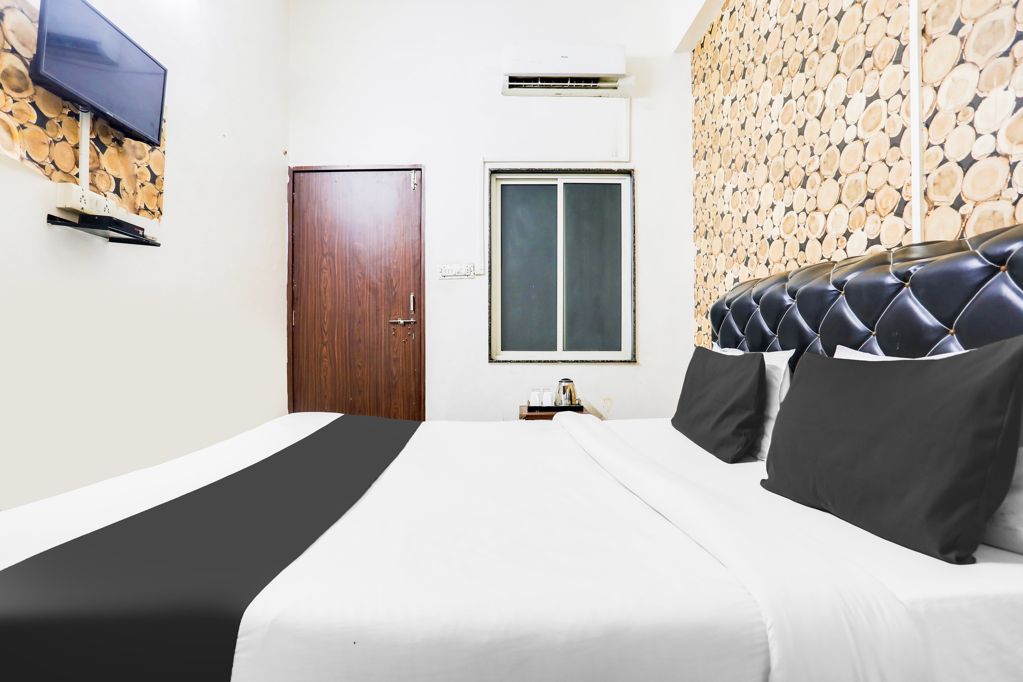 Hotel O Royal Galaxy - Tap to explore photos