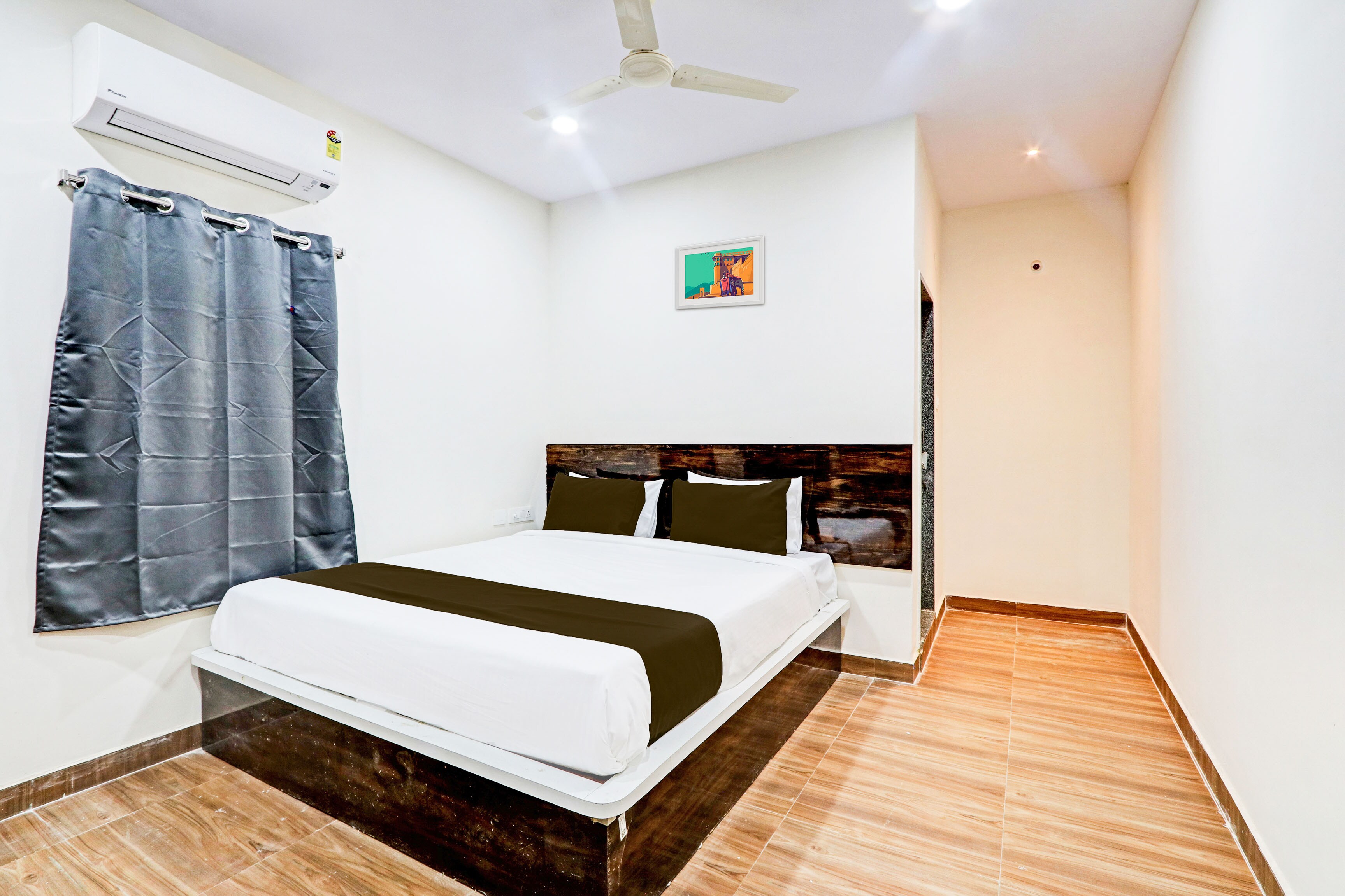 Hotel O RB @ KOMPALLY - Tap to explore photos