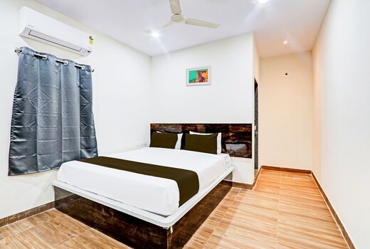 Hotel O RB @ KOMPALLY