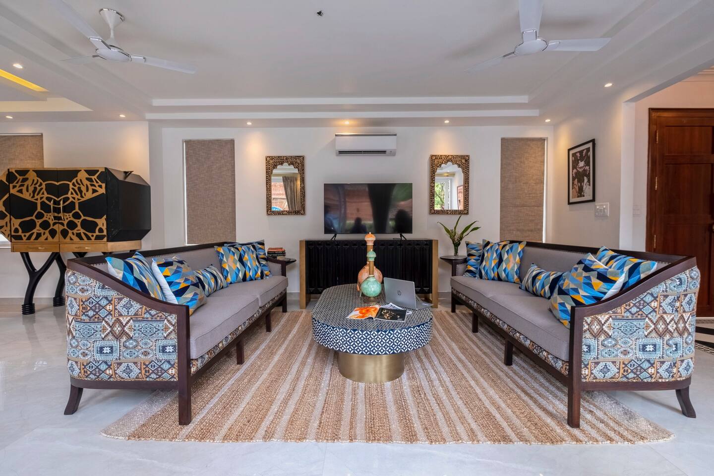 Luxurious 4bhk Villa in Assagao Amanassa 1 - Tap to explore photos