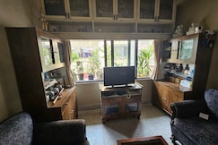 1BHK AC Apt. with shared Kitchen and Living Room Spaces in Chakraberia Ballygunge, Kolkata