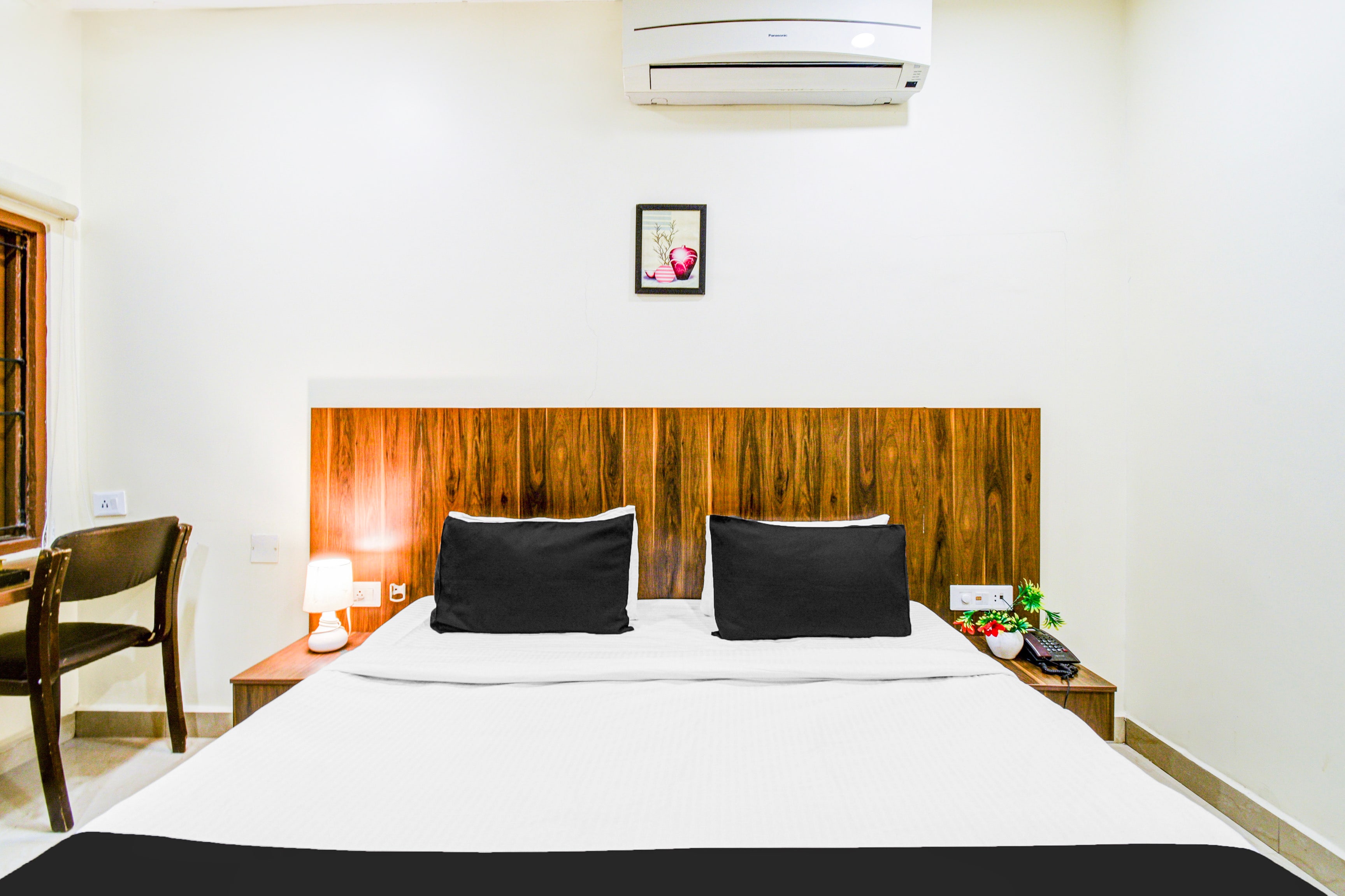 Super Townhouse Townvilla Guesthouse - Tap to explore photos