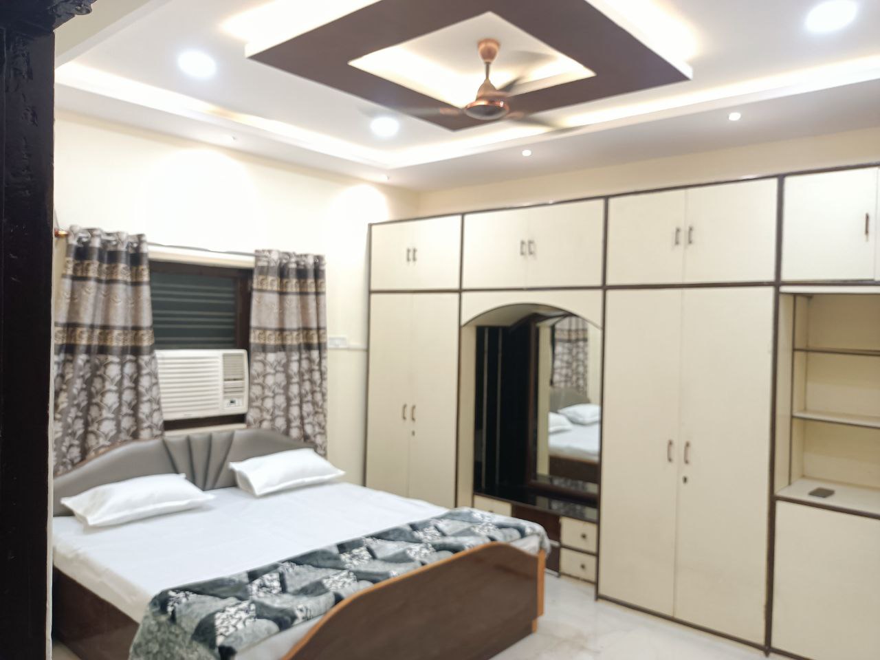 Sanskriti Guest House 104 - Tap to explore photos