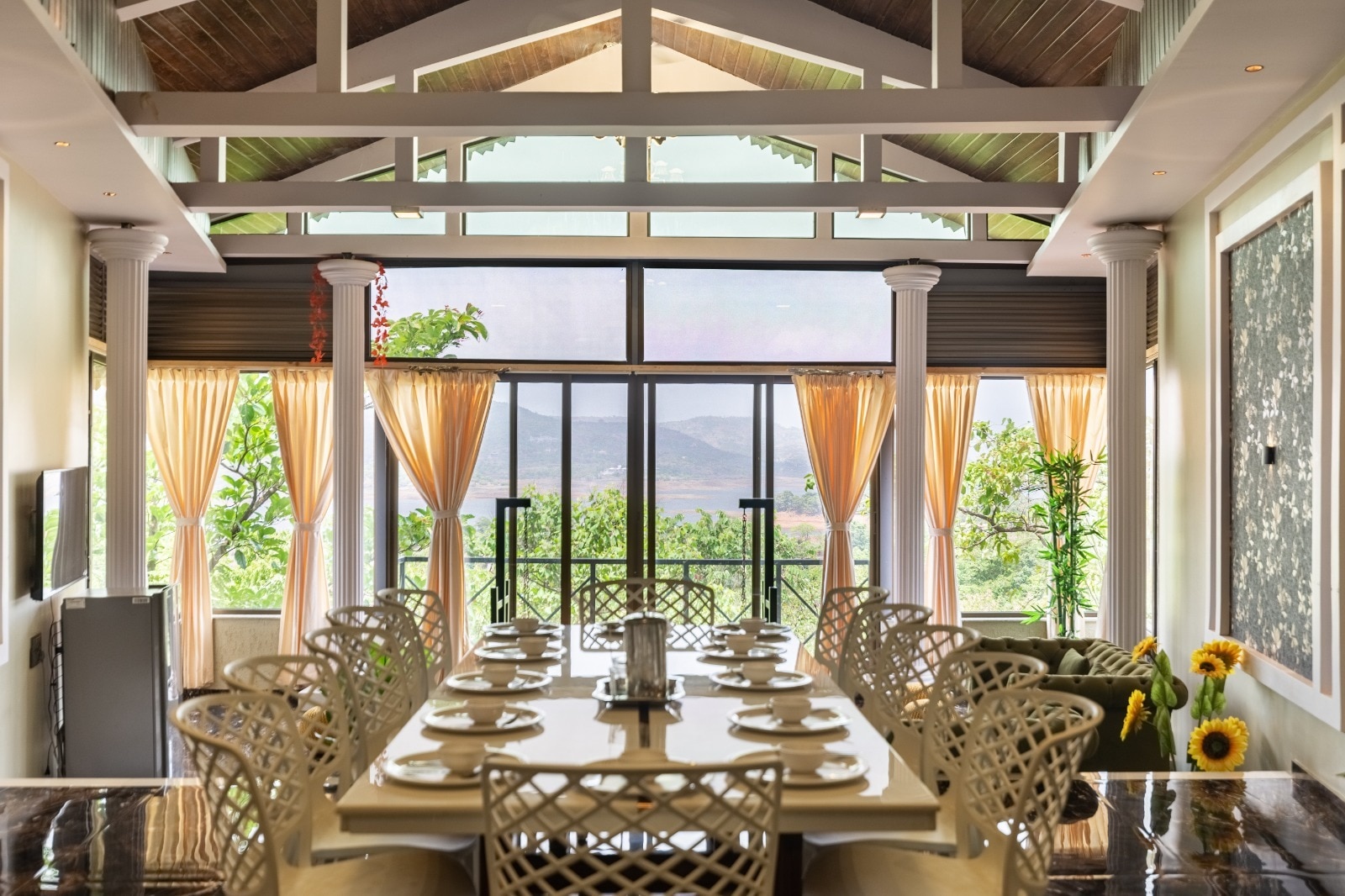 Lake Panorama 7 BHK,Pawna Lake By Country Escape - Tap to explore photos
