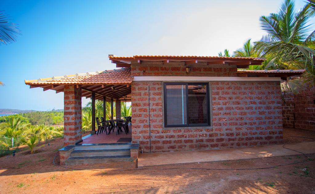 Beachfront Villas Ganpatipule Inr 704 Off 3 2 0 0 Price