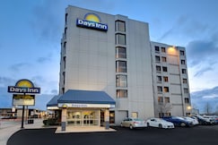 Days Inn by Wyndham Niagara Falls Near The Falls, Niagara Falls