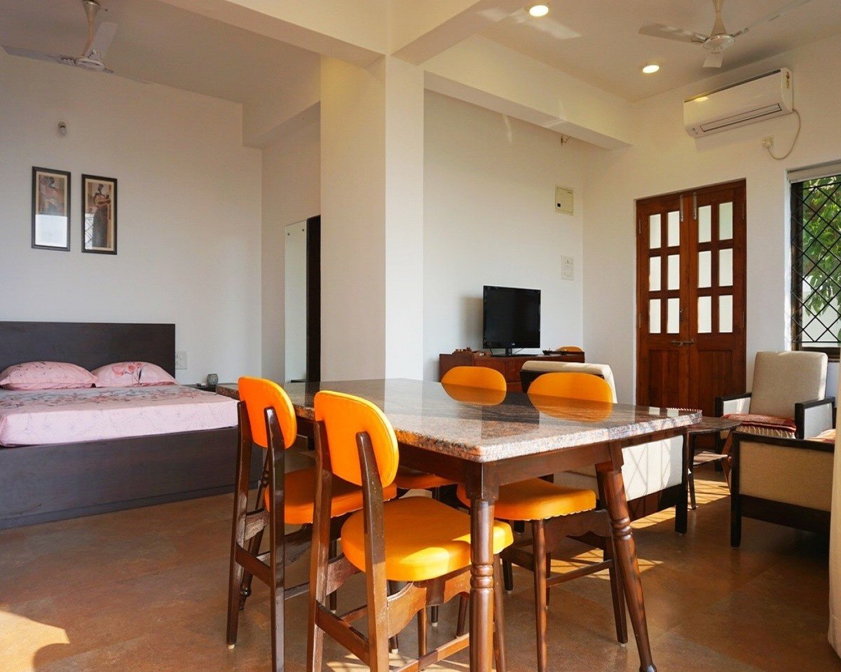 Spacious Studio Apartment in North Goa - Tap to explore photos
