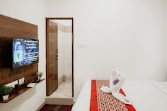 RD HOTEL PERUNDURAI, Erode