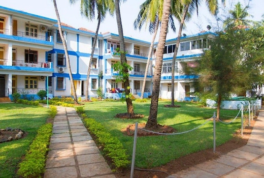 DA to 2BHK DA1 AC Goa Homestay 700m fm Candolim Beach Wi FI Back Up