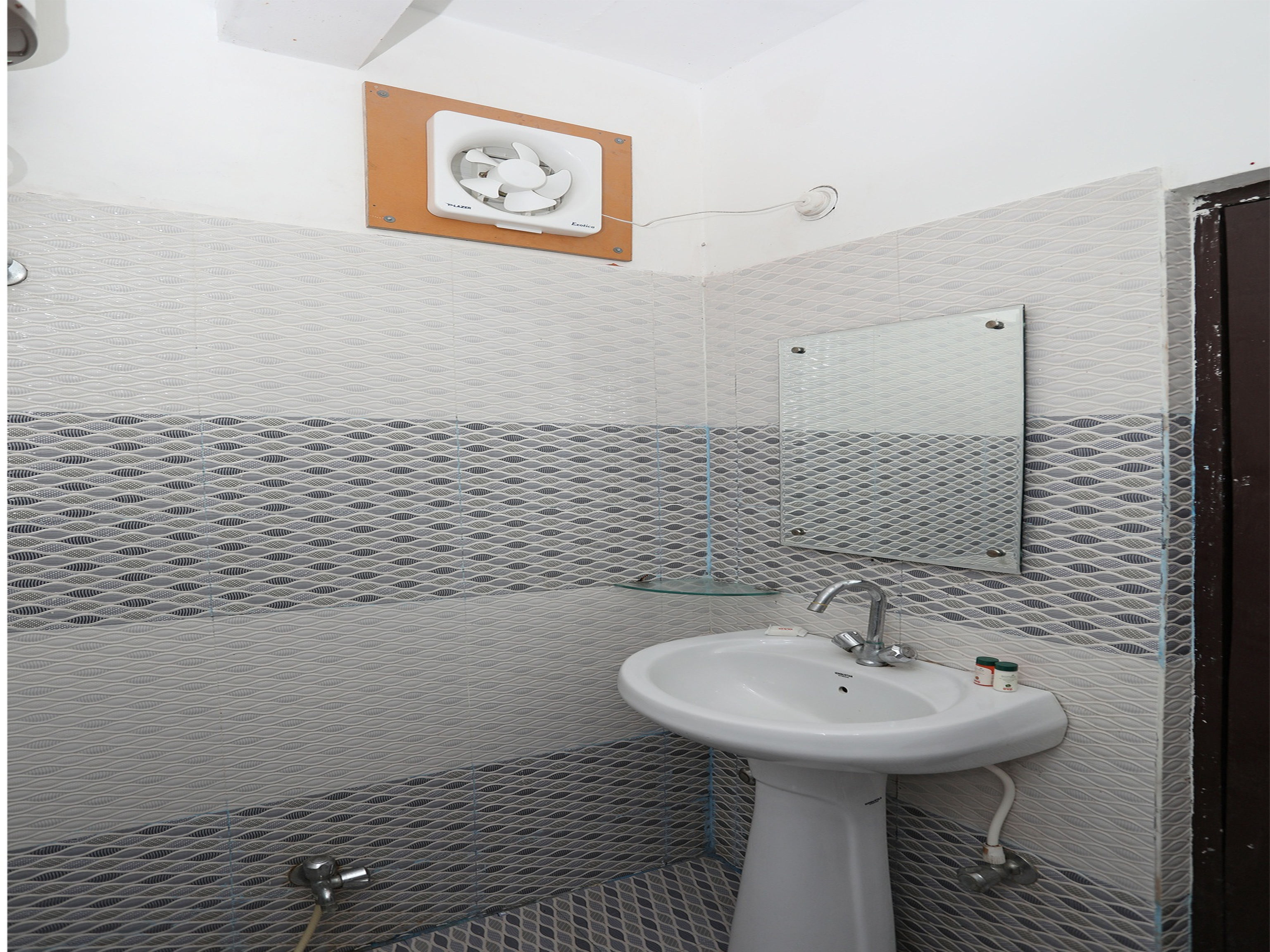 OYO Shivansh Residency - Tap to explore photos