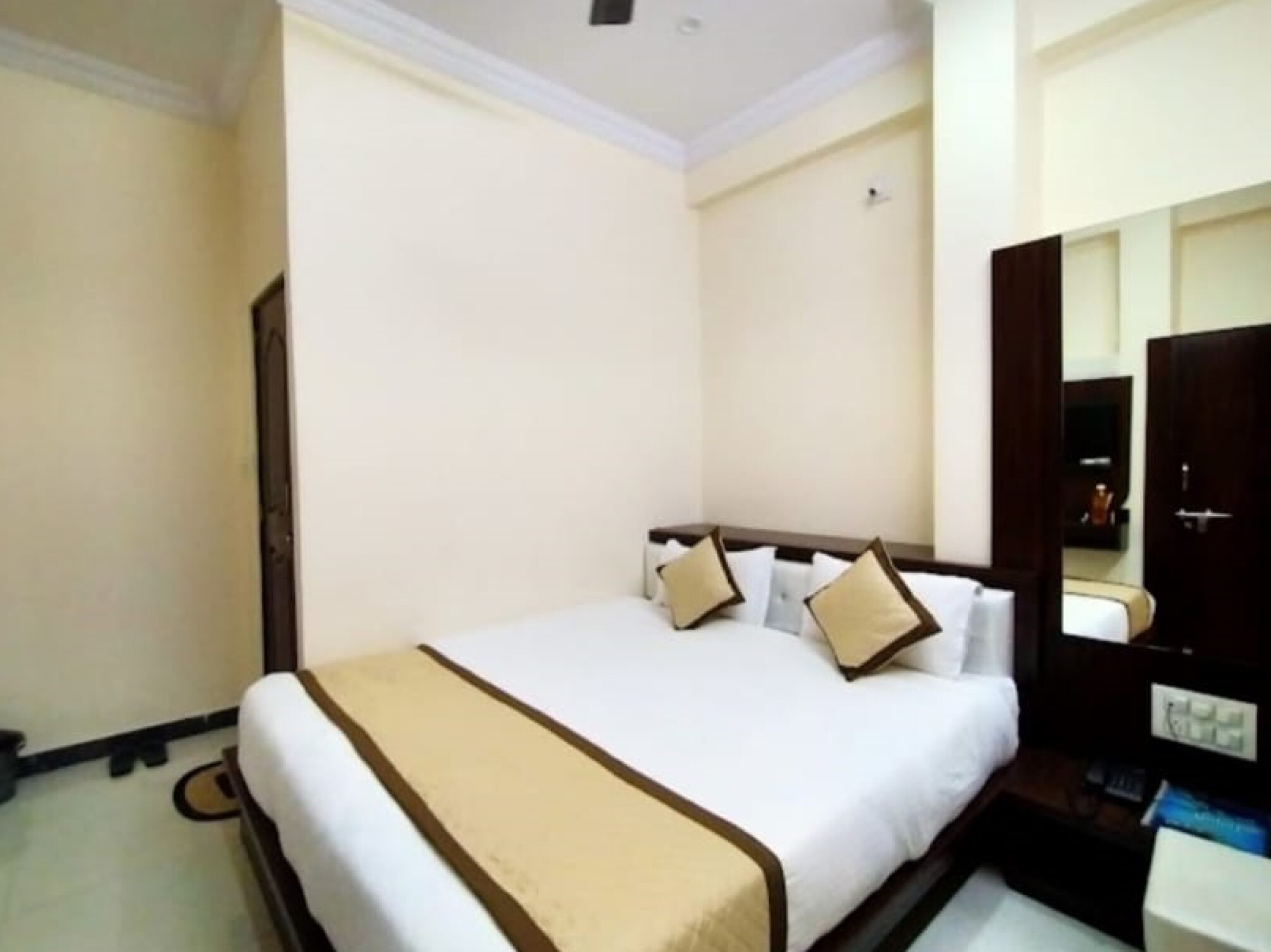 Hotel Ambuj - Tap to explore photos