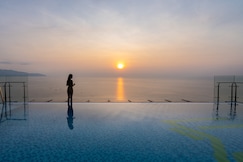 Maximilan Danang Beach Hotel, Da Nang