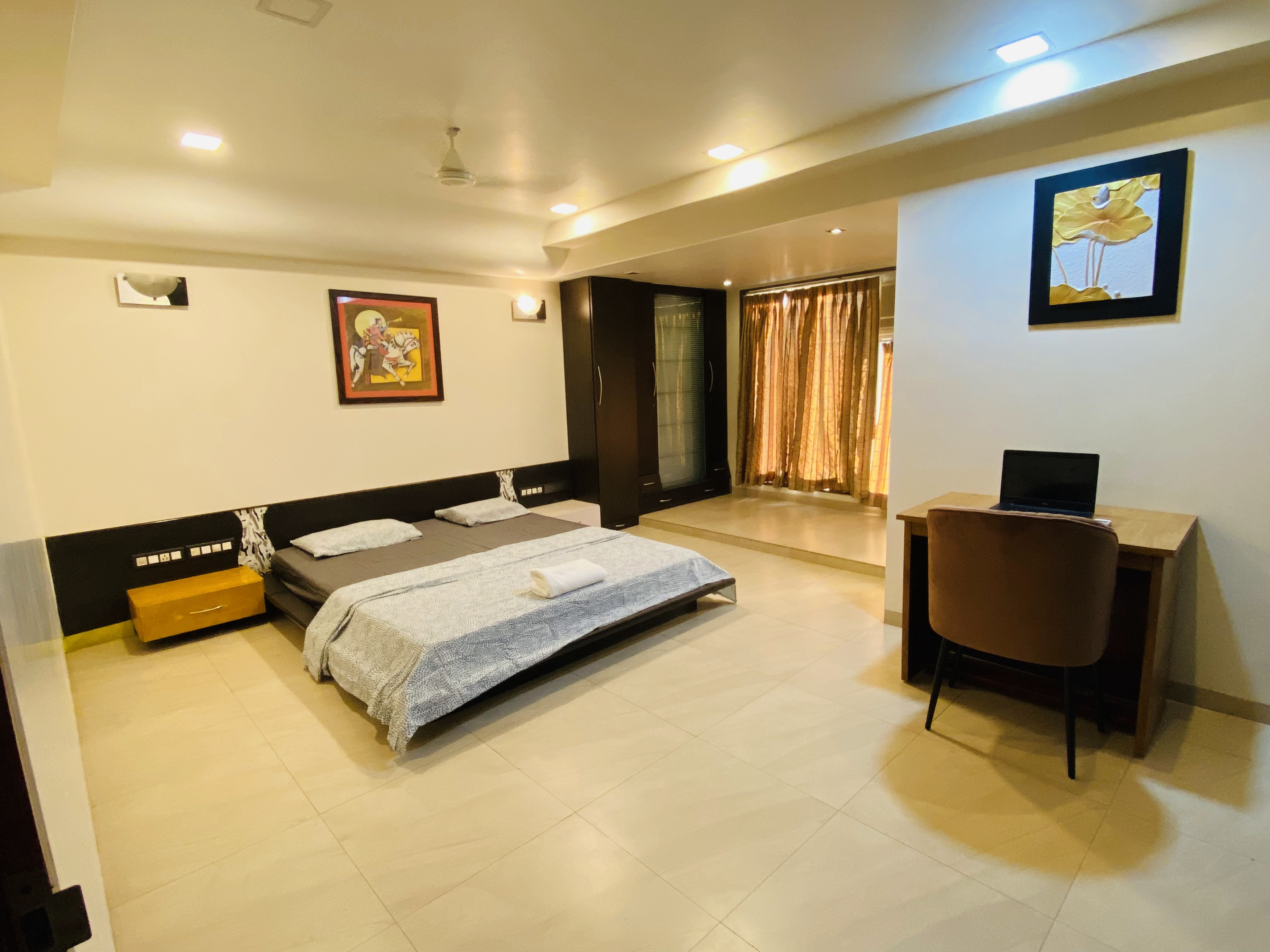 Elite Green Stay Entire 6BHK Apartment - Tap to explore photos