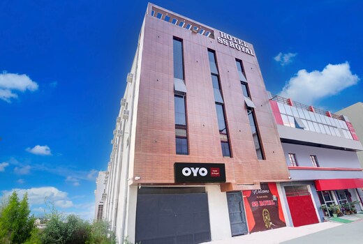 OYO 830390 Hotel SS Royal
