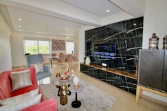 Orion by @thekiwistays, Goa