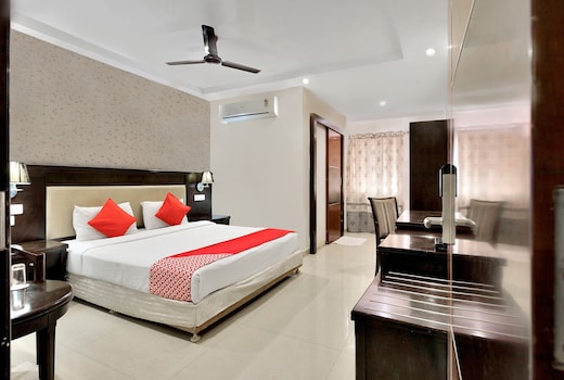 Super Capital O Rudra Grand Near Kondapur x Road