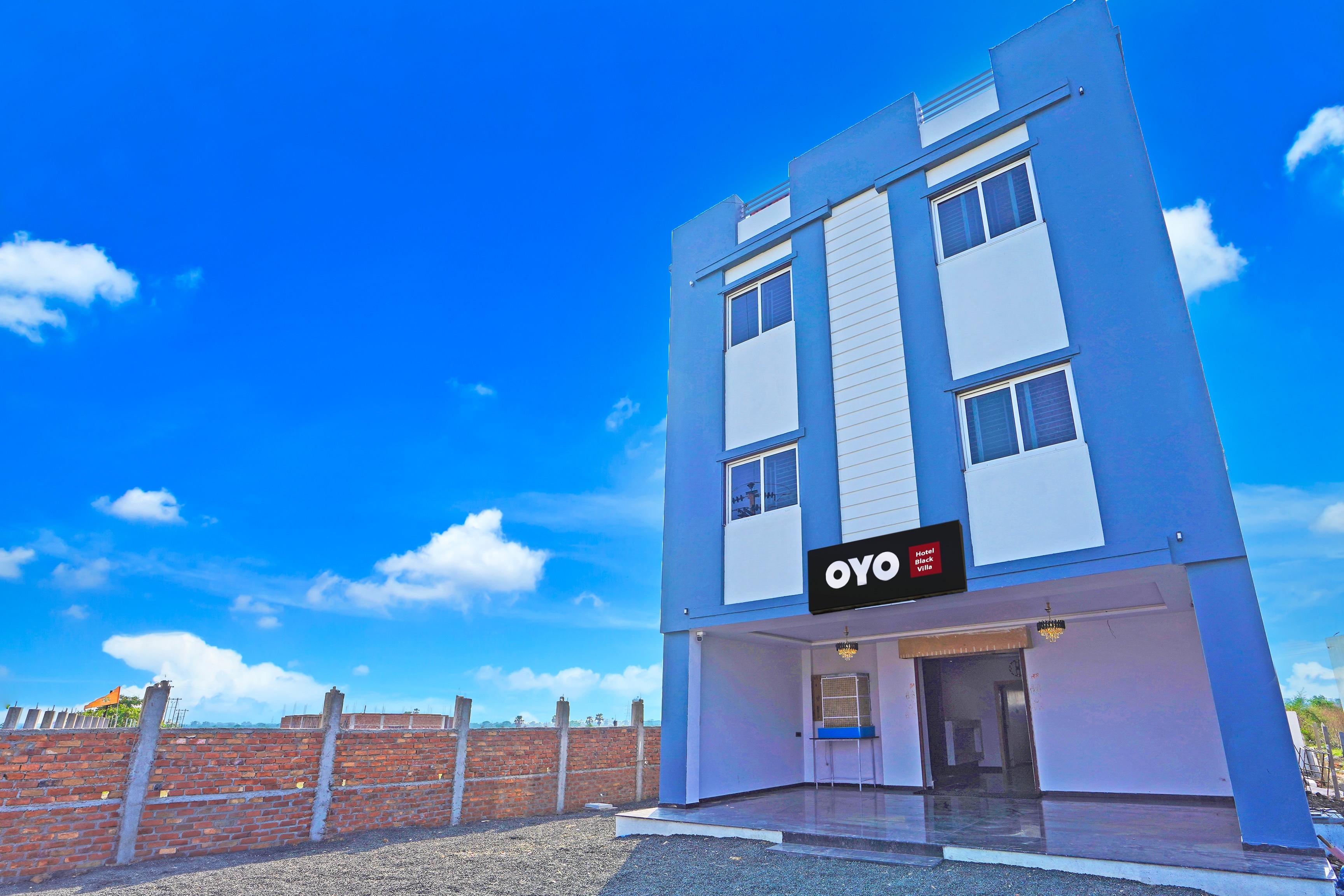 Hotel O Black Villa - Tap to explore photos