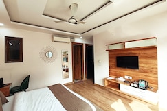 Sandalwood Hotel | Sec-38, Near Medanta Medicity, Gurgaon