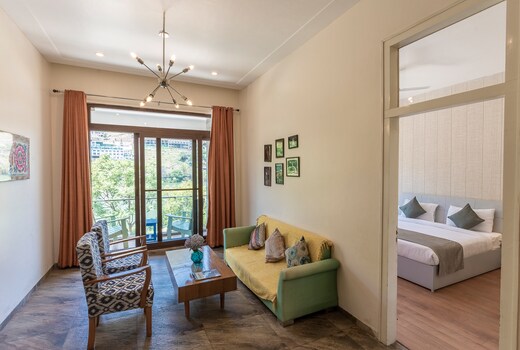 Sojourn By The Lake, Boutique Hotel in Bhimtal