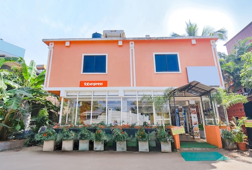 FabExpress Shanel Beachside Resort - Tito's lane, Baga Beach