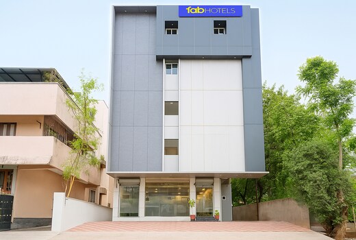 FabHotel GT Empire