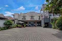 Collection O Near Exit Toll Gayamsari Formerly Buva Hotel, Demak