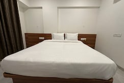 Hotel Royal Palace - Rasta Peth, Pune