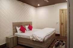 The Green Feather Residence 2BHK with a Kitchen, Bhimtal