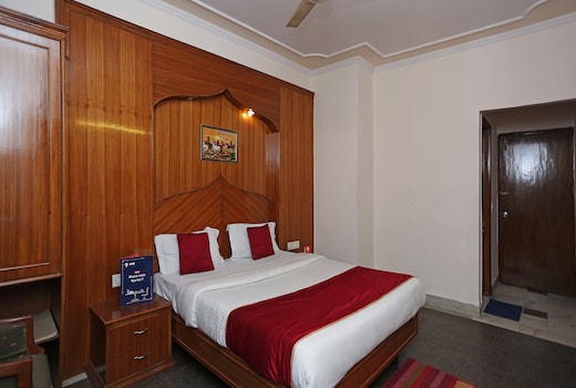 Hotel O Gold Palace