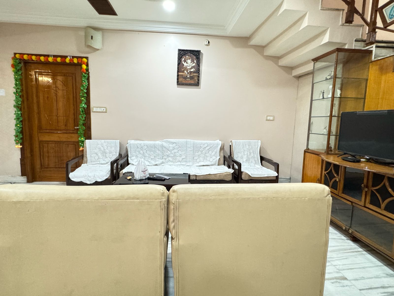 Royal Stay Villas - Tap to explore photos