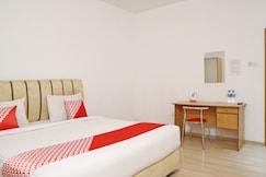 Hotel O M Authentic Kost Man, Pesisir Selatan