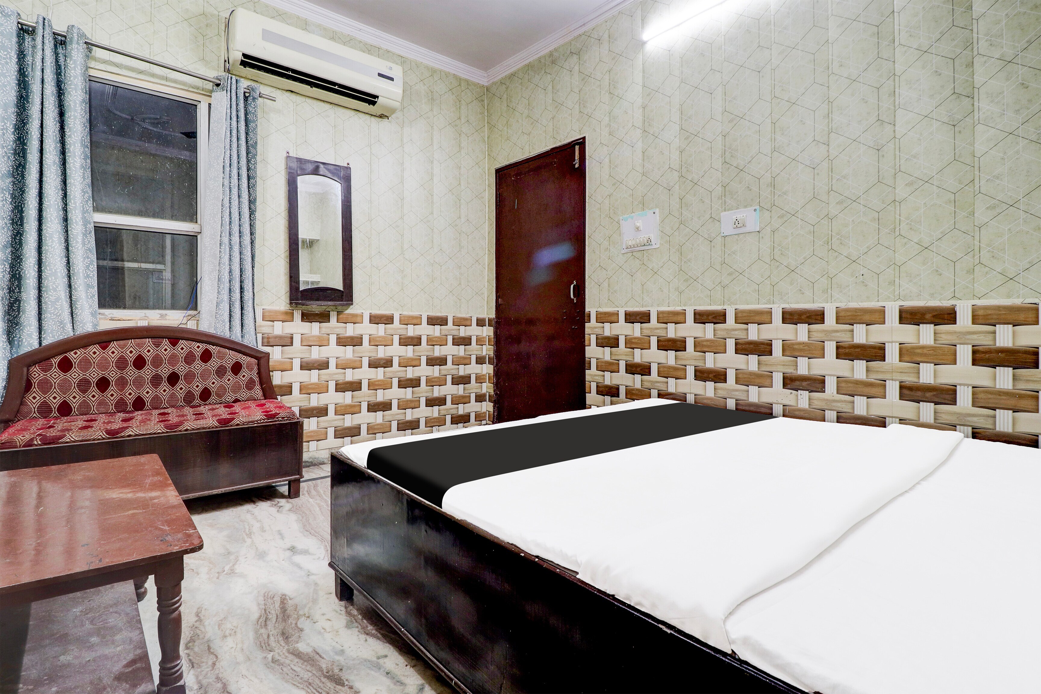 Hotel O Sheetal Ganga Dham - Tap to explore photos
