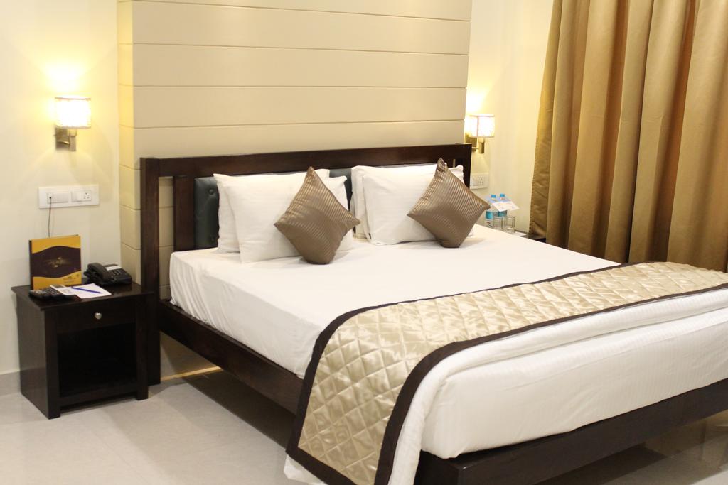 Vista Suites, Bangalore Start From AED 79 per night - Price, Address ...