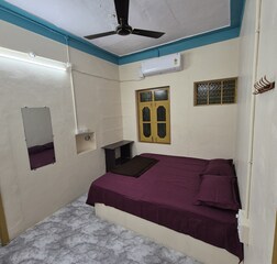Family Room 1 (Non AC)