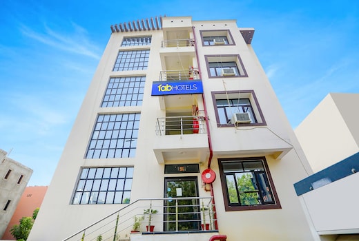 FabHotel Lily Grand
