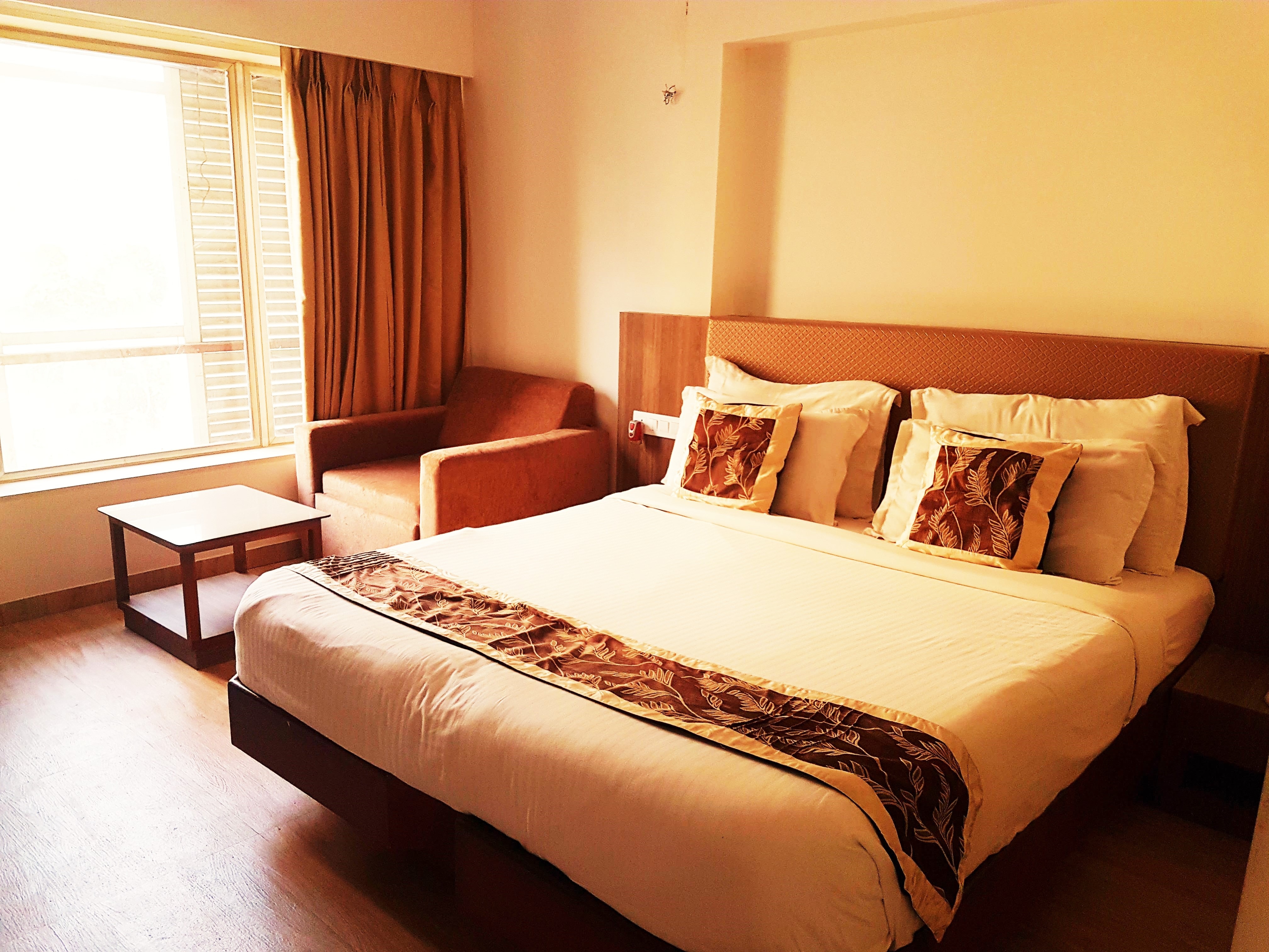 Premium Twin and King Bed Room 1