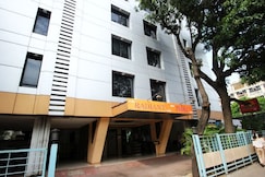 Hotel Radiant, Pune