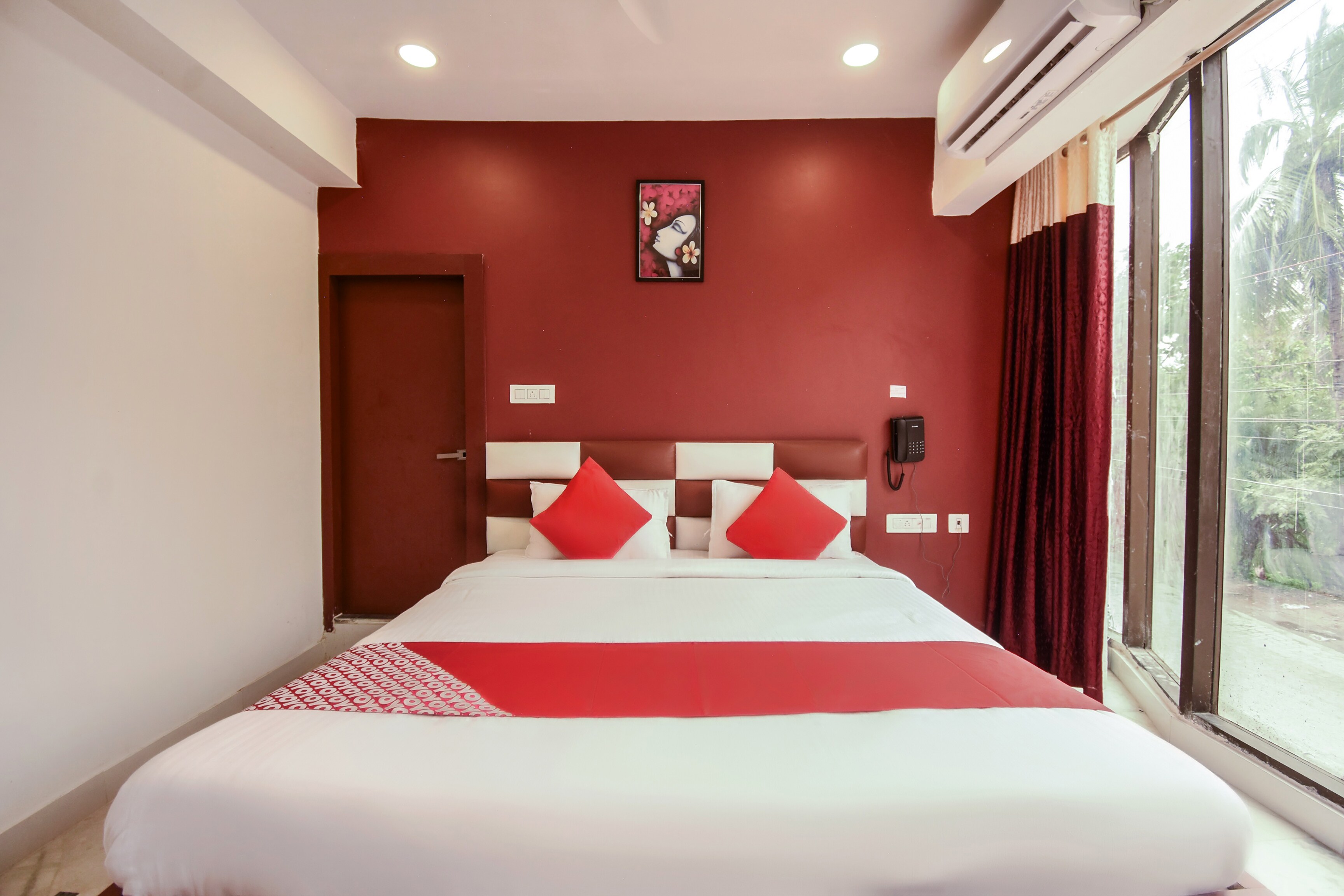 Super Hotel O Red Stone Near Netaji Subhash Chandra Bose International Airport - Tap to explore photos