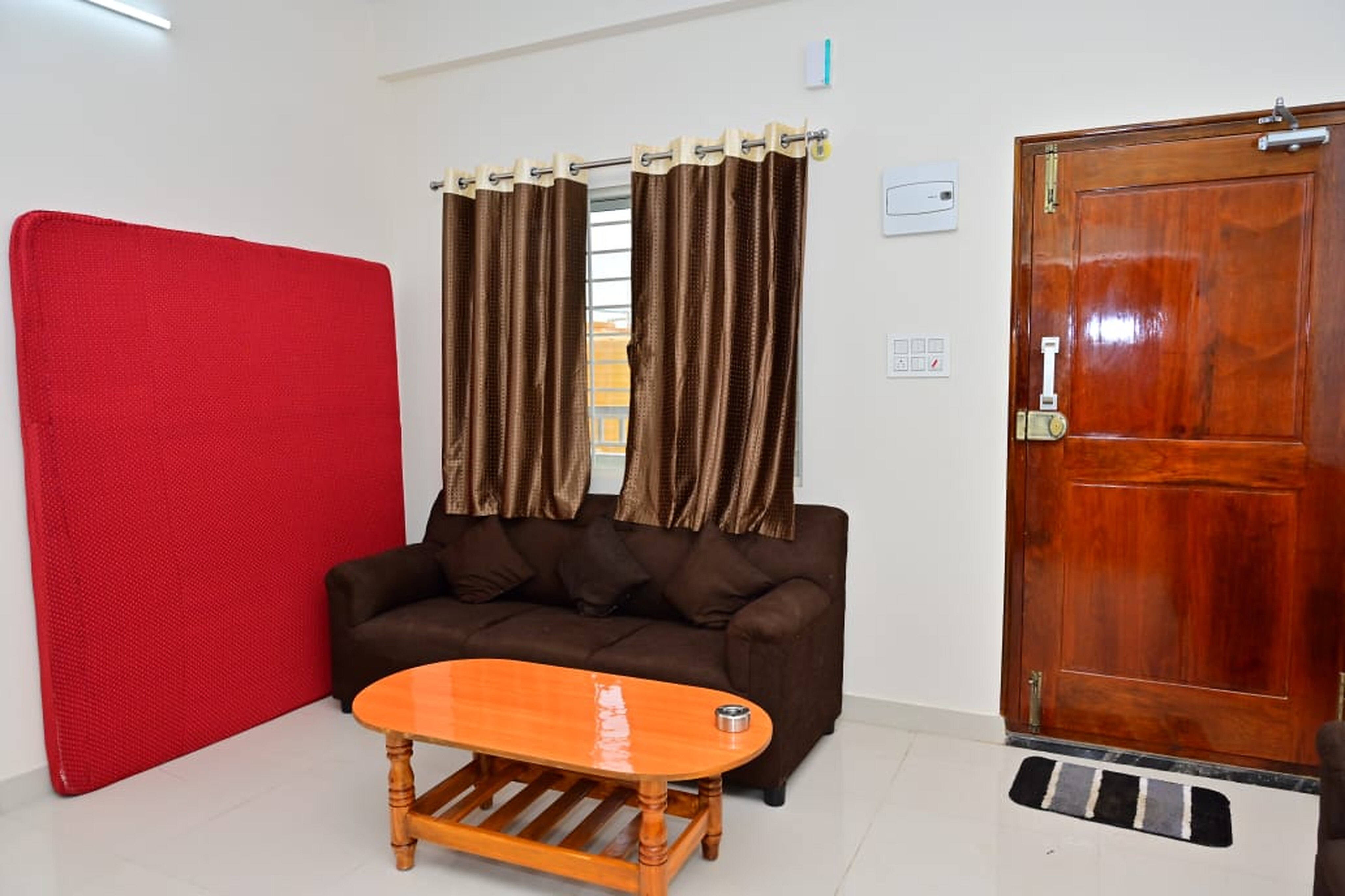 Kaveri Service Apartment - Tap to explore photos