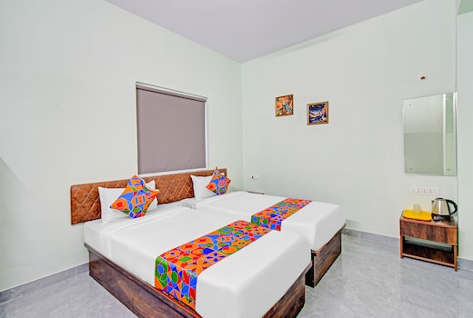 FabHotel Legacy - Nr Sri Sri Holistic Hospital, Kukatpally