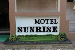 Motel Sunrise, Surat