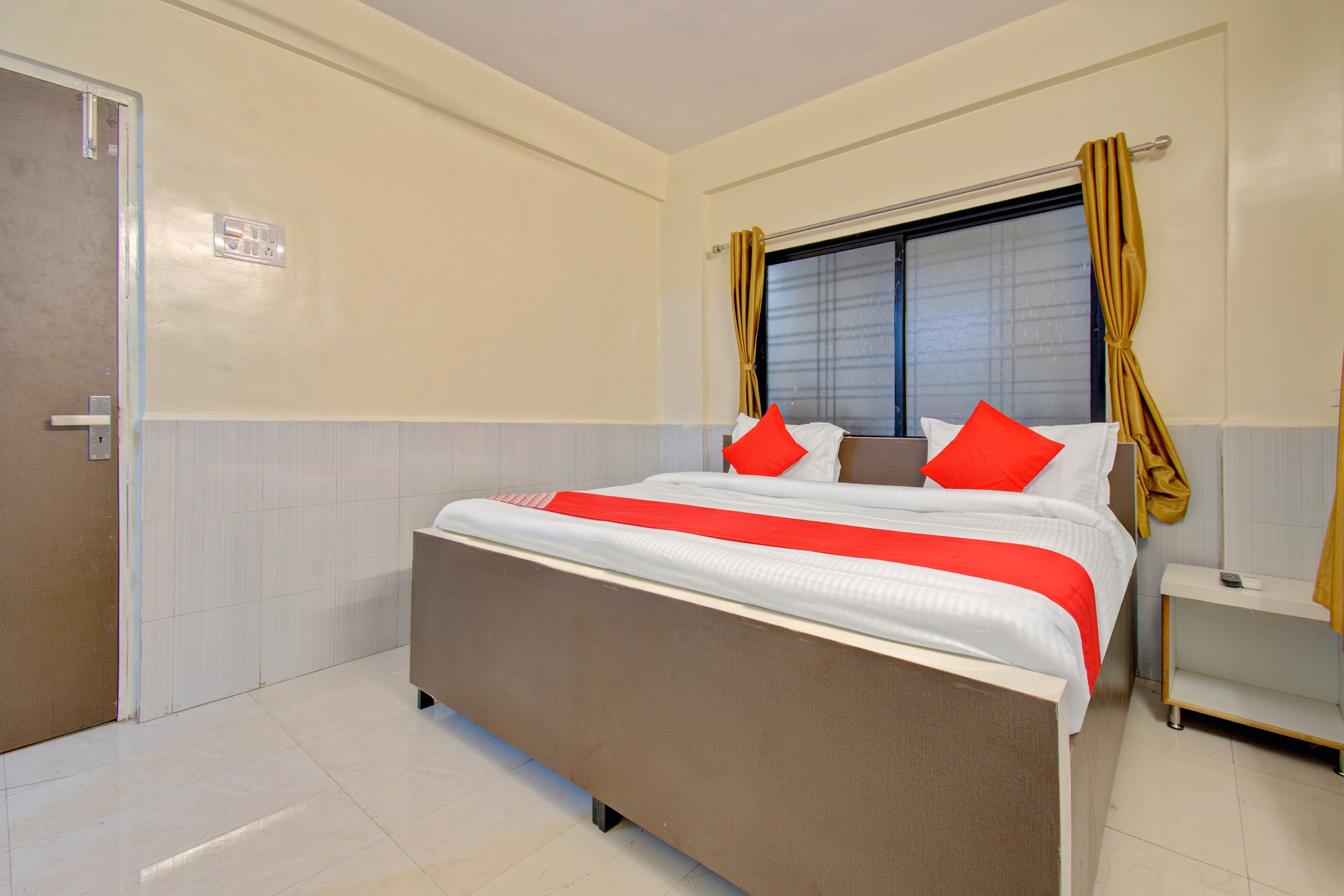 Hotel O Sainagar Shirdi Railway Junction Formerly Sai Vyankatesh Residency - Tap to explore photos