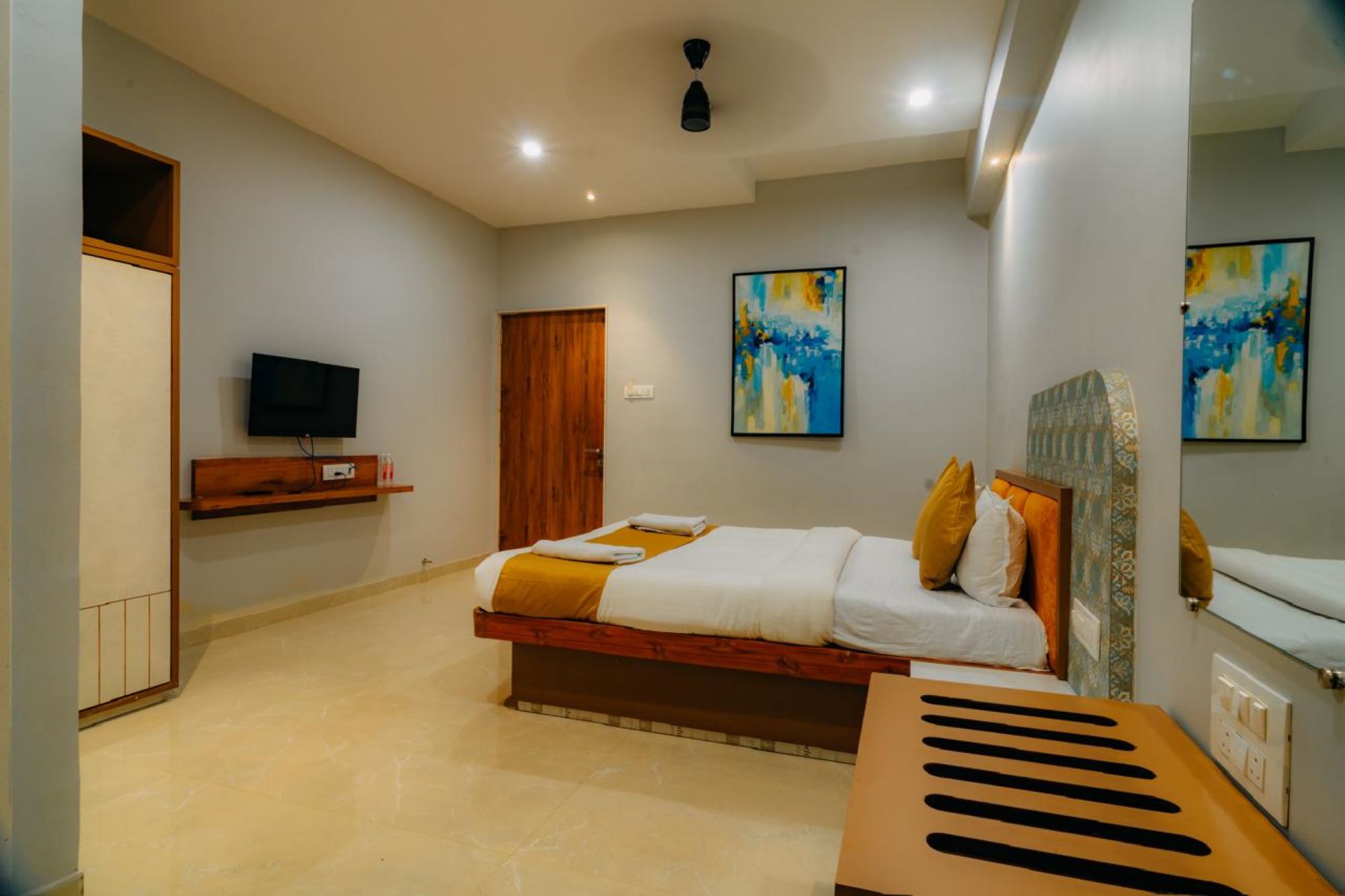 Hotel Jarul Inn Karad - Tap to explore photos